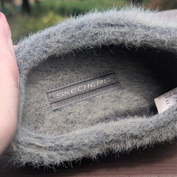 SKECHERS Grey Fortress Women's Slip On Clog Suede Slippers - Size 7 - Picture 8 of 9